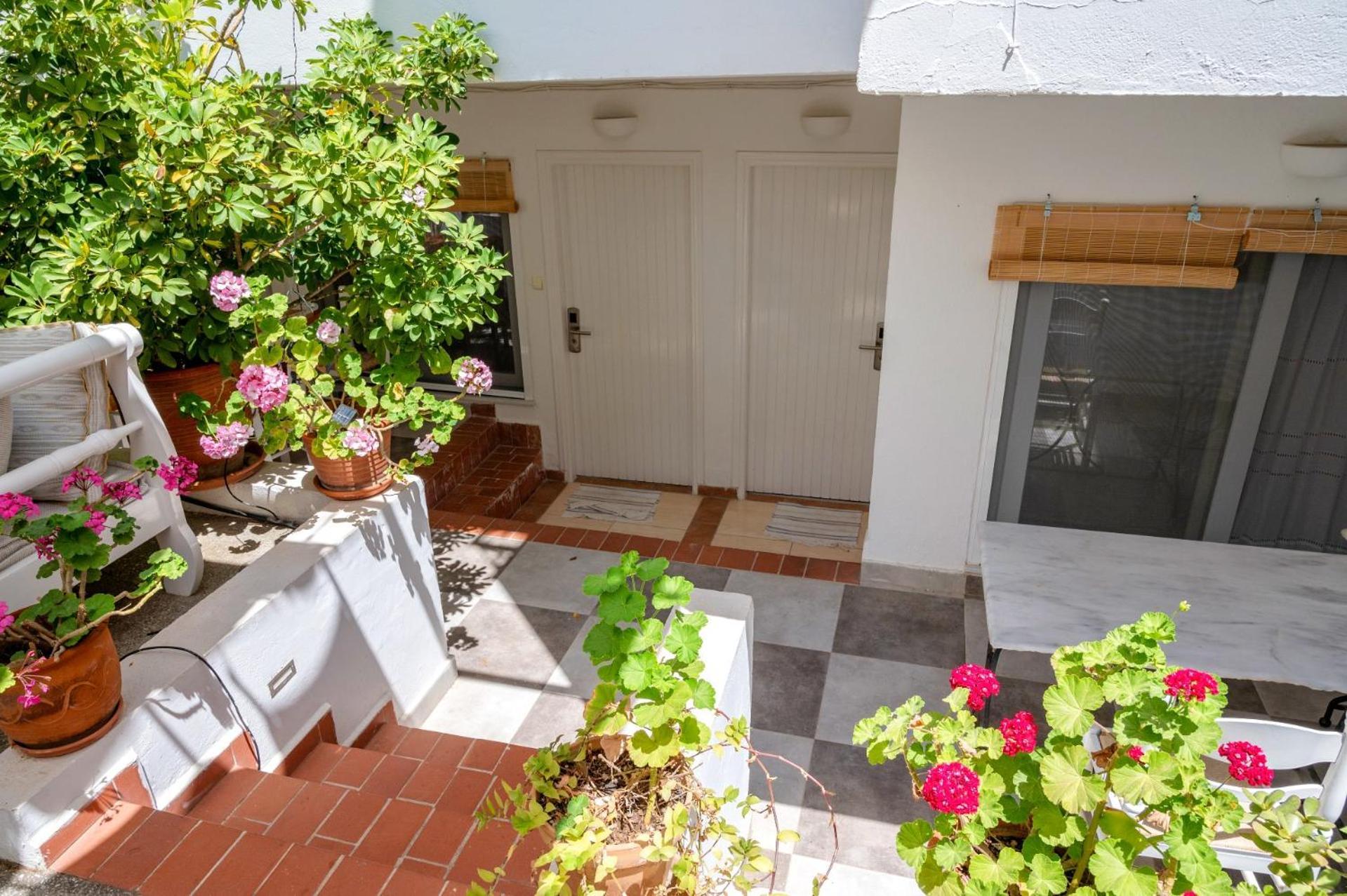 Odyssey Suites Poros Town Zimmer foto